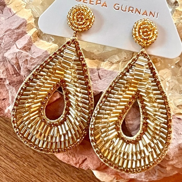 NWT Deepa Gurnani Beaded Gold Crystal Hoop Chandeliers - Picture 5 of 15